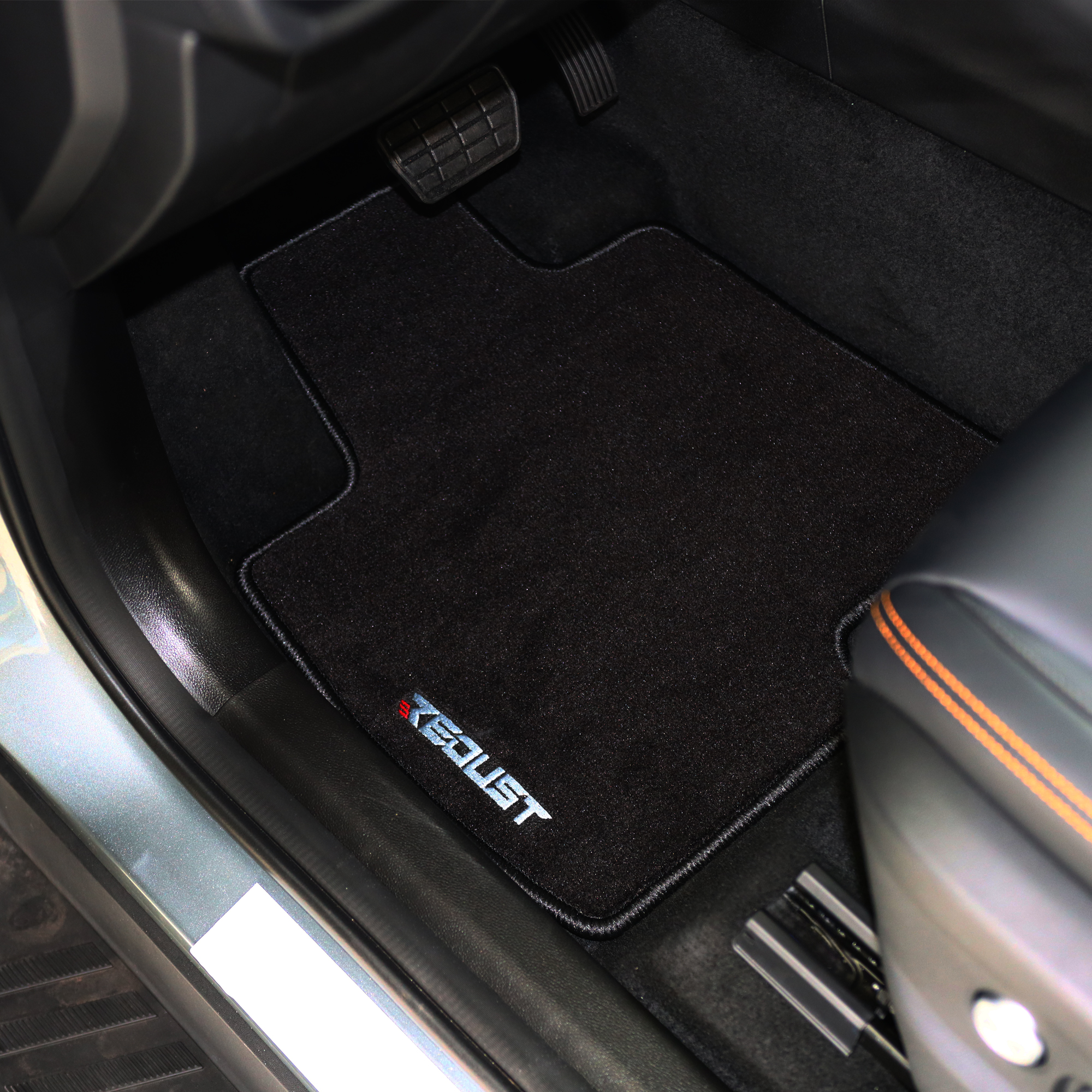 Velours-Fußmatten mit REDUST Logo für BAIC BJ30 – Bild 2