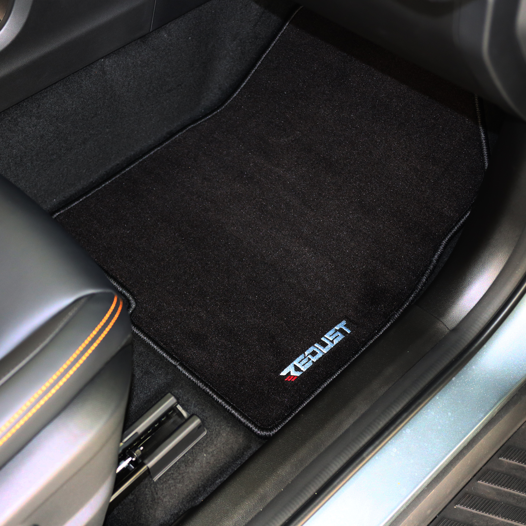 Velours-Fußmatten mit REDUST Logo für BAIC BJ30 – Bild 3