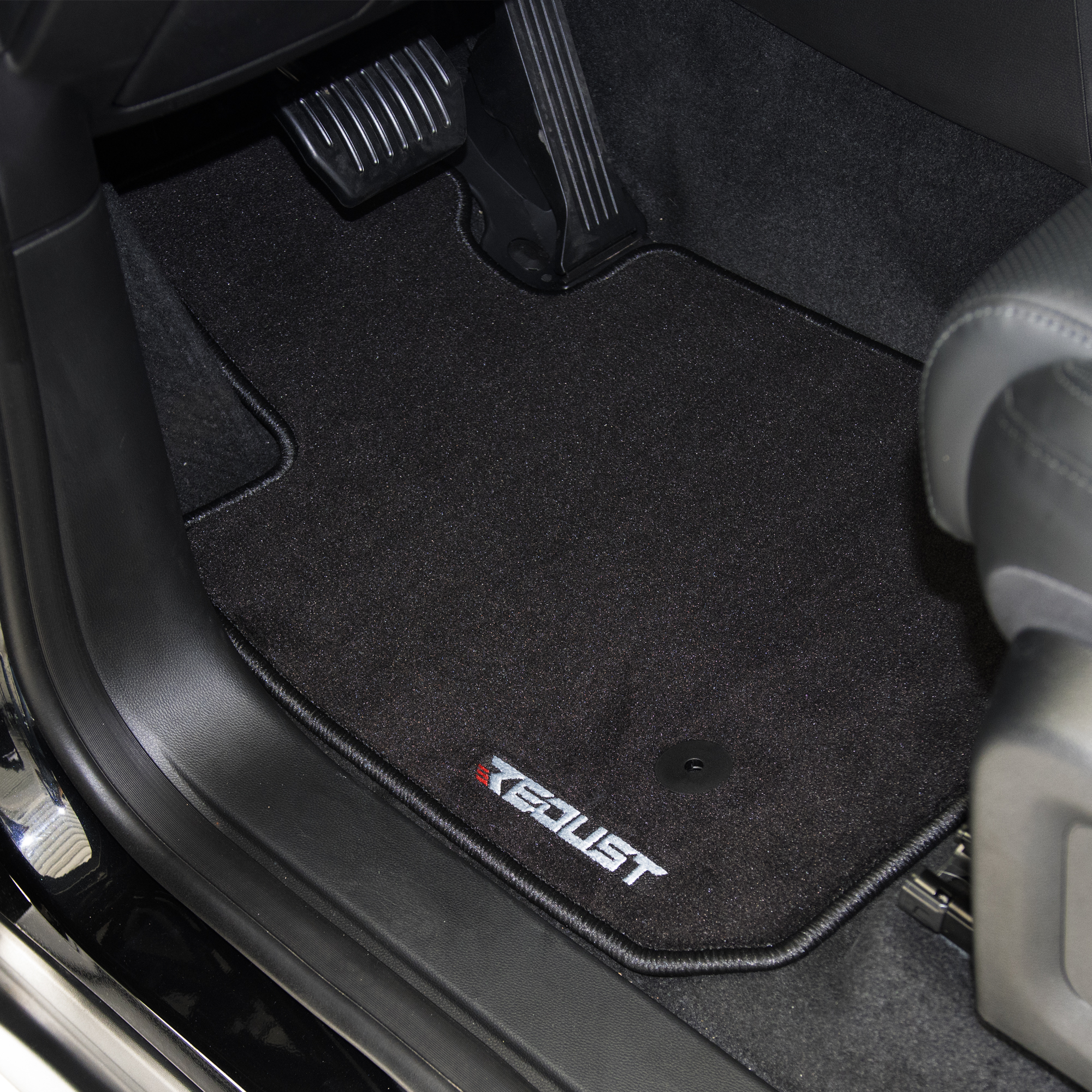 Velours-Fußmatten mit REDUST Logo für BAIC BJ40 – Bild 2
